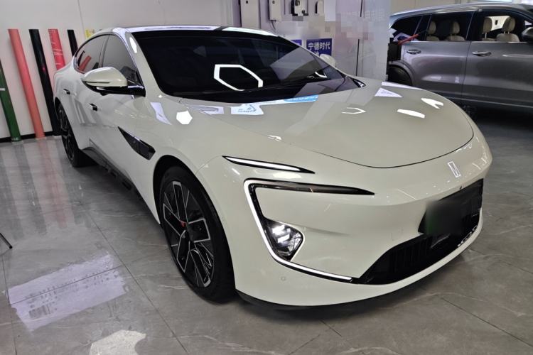 Used Avatr 12 2025 Max All-Electric Version Front Right 45 Deg