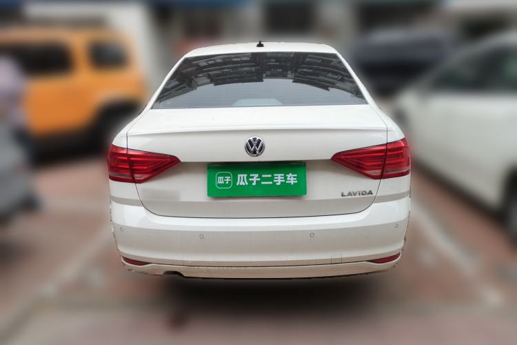 Used Volkswagen Lavida 2015 1.6L Automatic Fashion Edition