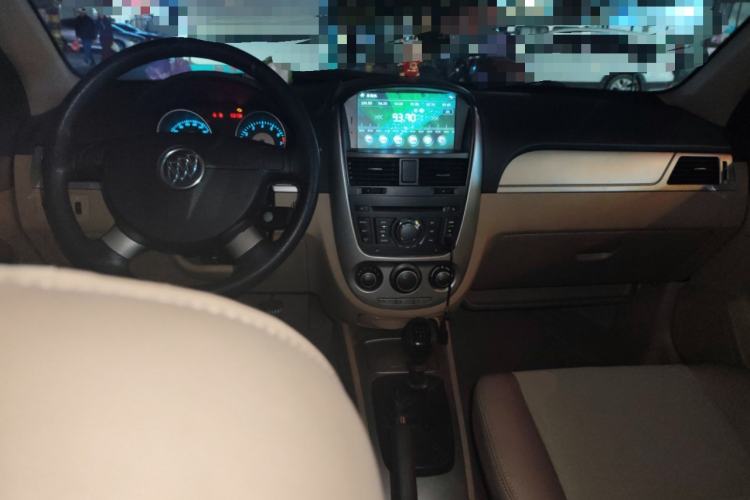 Used Buick Excelle 2013 1.5L Manual Classic Model Center Console