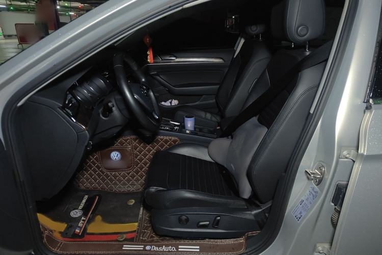 Used Volkswagen Magotan 2018 Facelift 330TSI DSG Luxury Model
