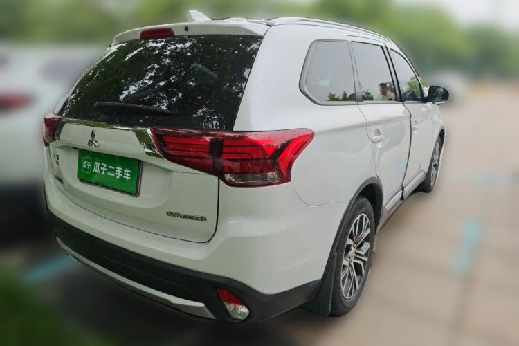 Used Mitsubishi Outlander 2018 2.0L Two-Wheel Drive Glory Edition 5 Seats