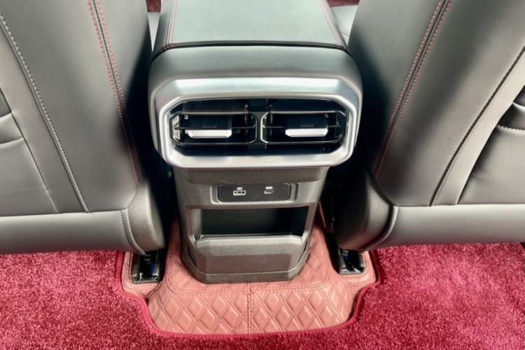 Used JETOUR Traveler 2025 2.0TD XWD Conquer+ Extended Version 7 Seats Interior 10