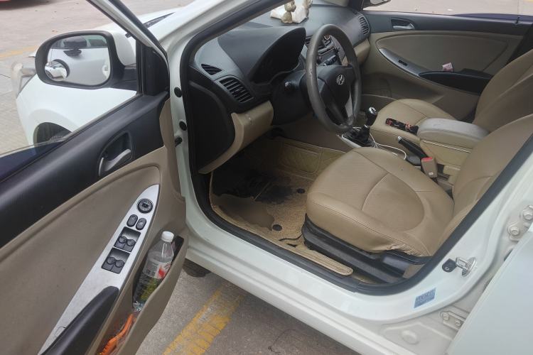 Used Hyundai Verna (older generation) 2014 1.4L Manual Smart GLS Trim
