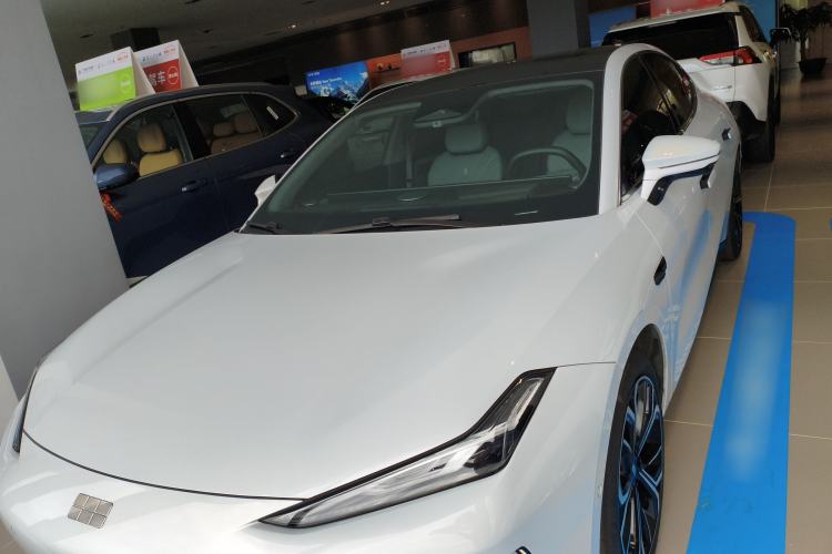 Used Geely Galaxy E8 2025 700 km Long-Range Intelligent Driving Version Front