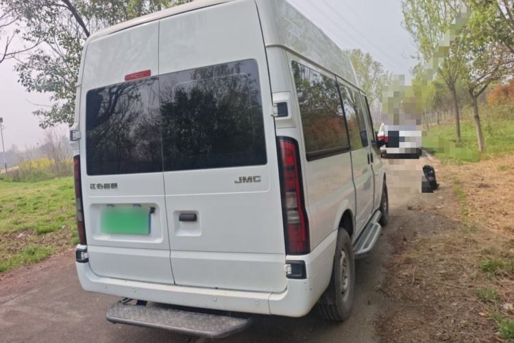 Used JMC Fushun 2022 2.0T Manual Multi-Function Passenger Vehicle Short Wheelbase Mid-Height Roof 6-Seater
