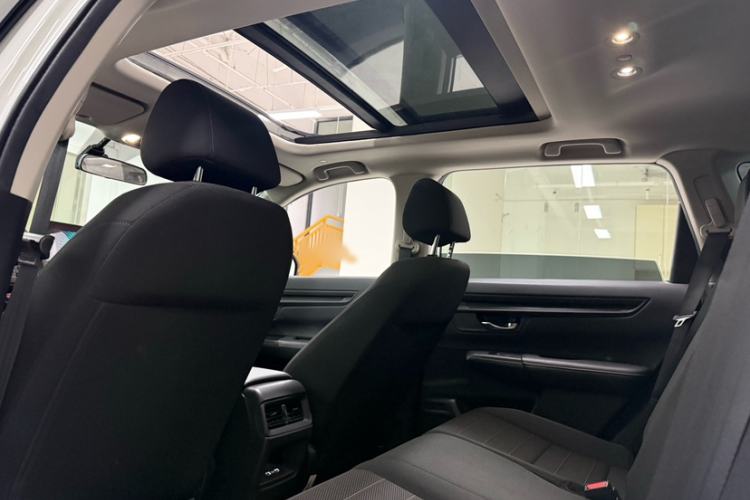 Used Honda CR-V 2023 240TURBO Two-Wheel Drive Active Version 5 Seats Interior 6