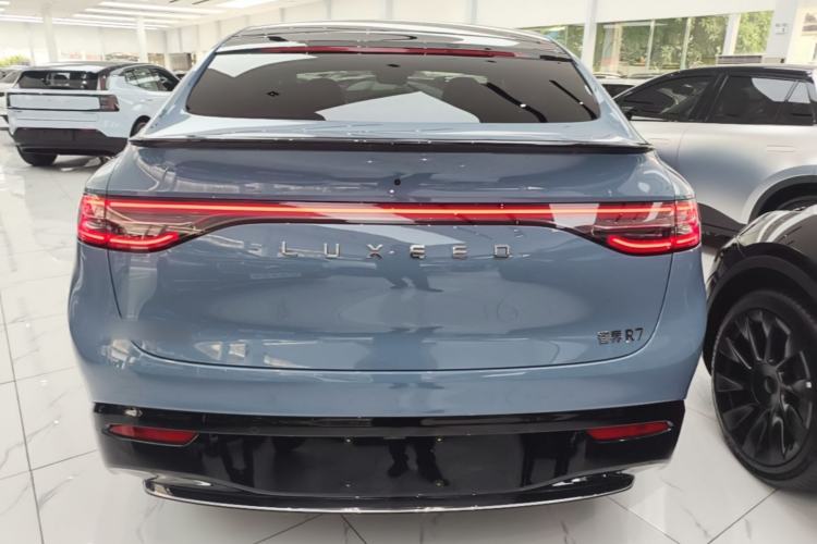 Used Hima Luxeed R7 2024 All-Electric 667 km Max

