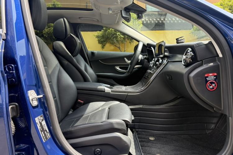 Used Mercedes-Benz C-Class 2021 C 200 L Fashion Edition Sport Version Right Front Seat