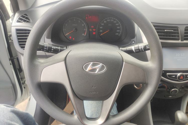 Used Hyundai Verna (older generation) 2014 1.4L Automatic Smart GLS Steering Wheel