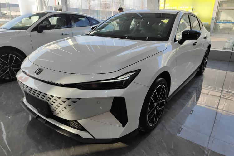 Used Changan UNI-V iDD 2024 Blue Whale Smart Electric iDD 136km ZhiKu Model