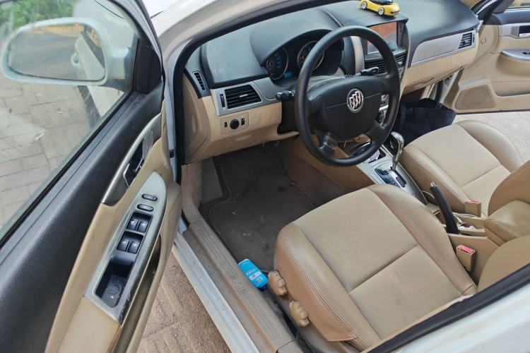 Used Buick Excelle 2013 1.5L Automatic Classic Model
