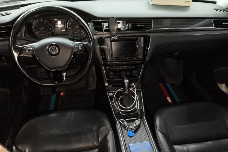 Used Volkswagen Passat 2016 330TSI DSG Prestige Edition Center Console