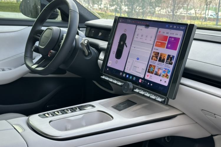 Used Xiaomi Auto SU7 2024 Rear-Drive Ultra-Long Range Advanced Pro-Level Intelligent Driving Version Interior 7