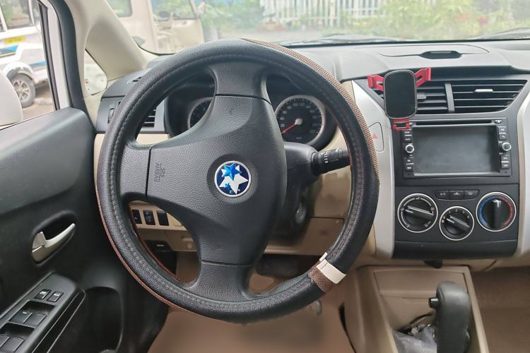 Used Venucia R50 2013 1.6L Automatic Fashion Edition
