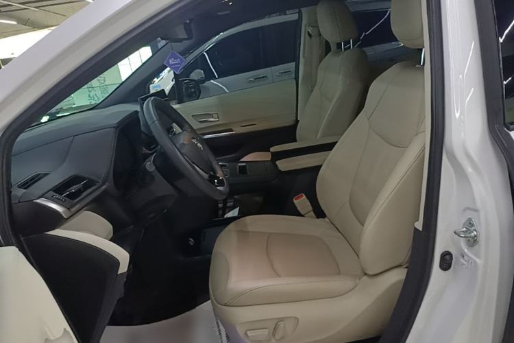Used Toyota SIENNA 2021 2.5L Hybrid Premium Edition