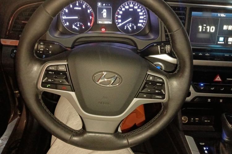 Used Hyundai Elantra (6th Generation / Lingdong) 2016 1.6L Automatic ZhiXuan · Luxury Version Steering Wheel