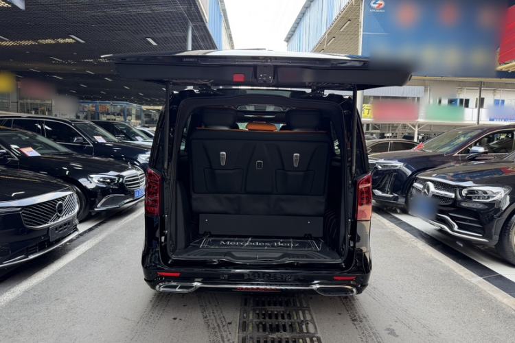 Used Mercedes-Benz Vito 2023 2.0T Elite Version 7 Seats Trunk