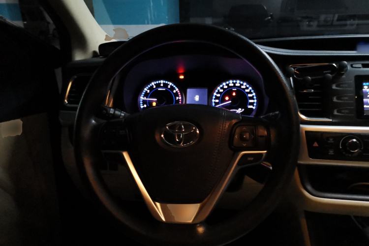 Used Toyota Highlander 2018 2.0T Two-Wheel Drive Elite Edition 7 Seats Emission Standard China V
