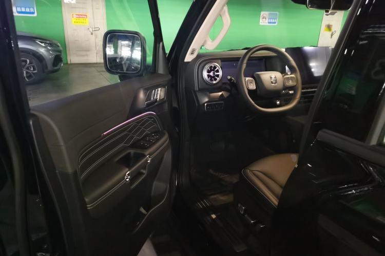 Used Tank 300 New Energy 2025 Hi4-T
