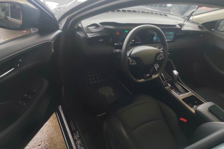 Used Roewe i5 2024 1.5L CVT Luxury Edition
