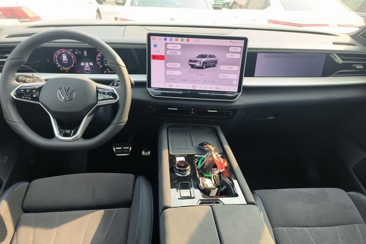 Used Volkswagen Teramont 2025 Tiguan Pro 450TSI Four-Wheel Drive Summit Edition
