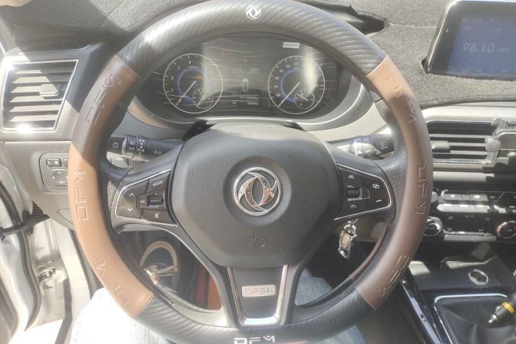 Used Dongfeng Fengon S560 2018 1.8L Manual Urban Model 5 Seats Steering Wheel
