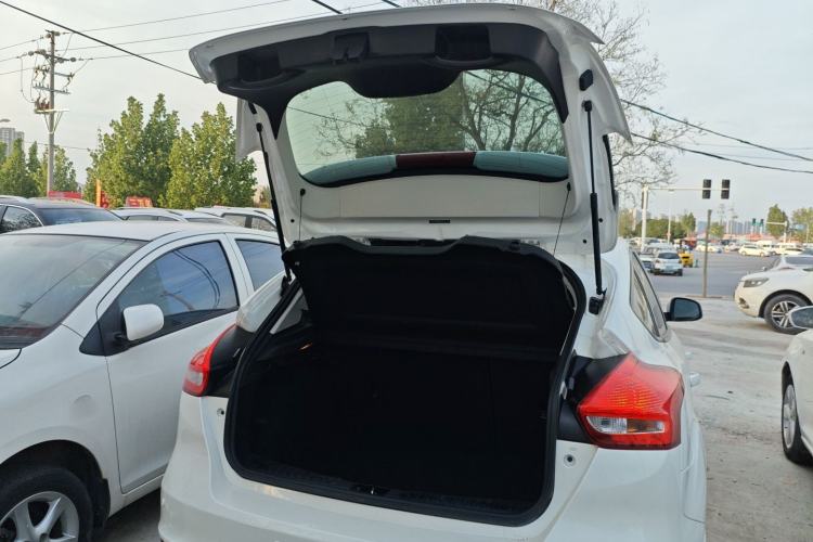 Used Ford Focus 2015 Hatchback 1.6L Automatic Comfort Model Trunk