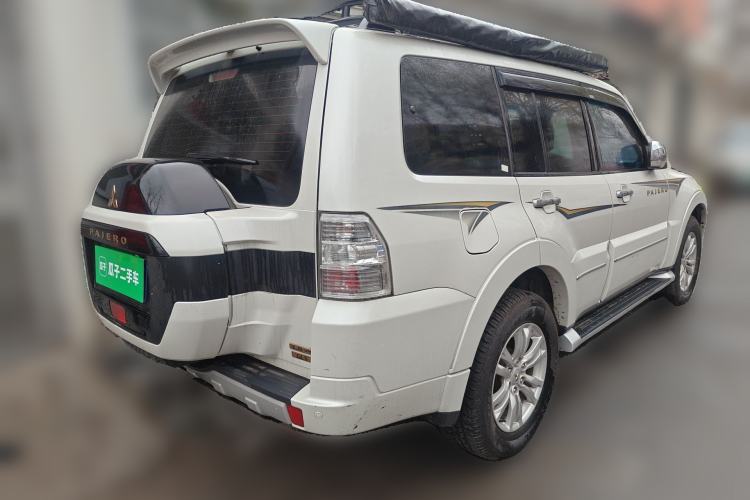 Used Mitsubishi Pajero  Rear Right 45 Deg