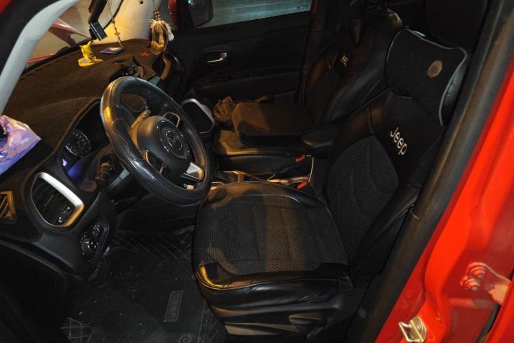 Used Jeep Renegade 2017 180T Automatic High-Energy Version Left Front Seat