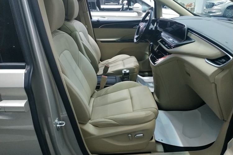 Used Buick GL8 2022 ES Landtrek 653T Luxury Edition