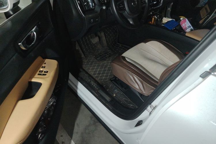 Used Volvo XC60 2018 T5 4x4 Smart Edition Driver Seat