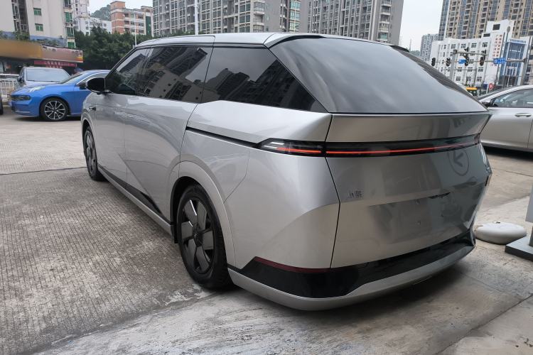 Used XPeng X9 2024 702 Ultra-Long Range Pro
