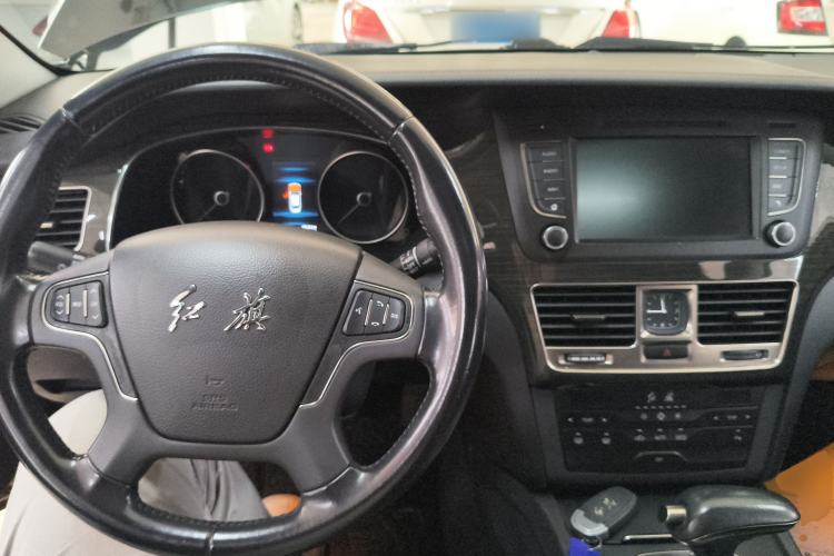 Used Hongqi H7 2018 1.8T Comfort Edition Center Console