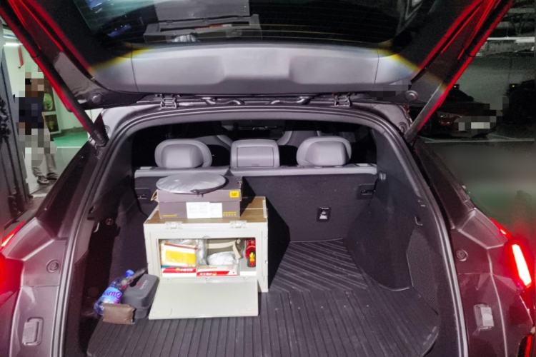 Used Lynk & Co 08 EM-P 2025 120km Long-Range Pro
