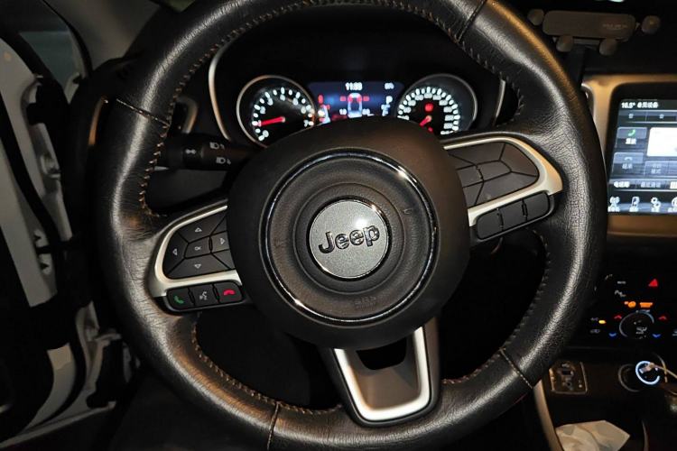 Used Jeep Compass 2017 200T Automatic Family Edition
