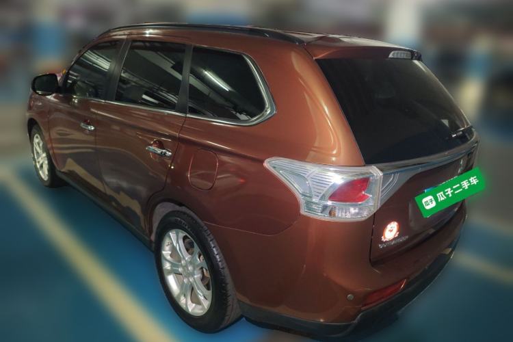 Used Mitsubishi Outlander 2013 2.4L 4x4 Luxury Navigation Edition 5 Seats