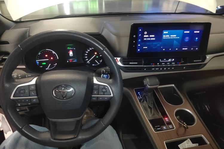 Used Toyota Granvia 2023 2.5L Hybrid Prestige PLUS Edition