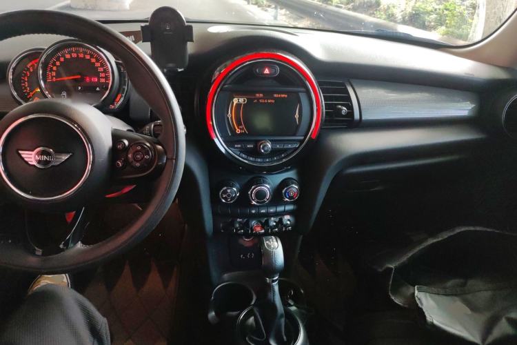 Used MINI 2016 1.5T COOPER Center Console