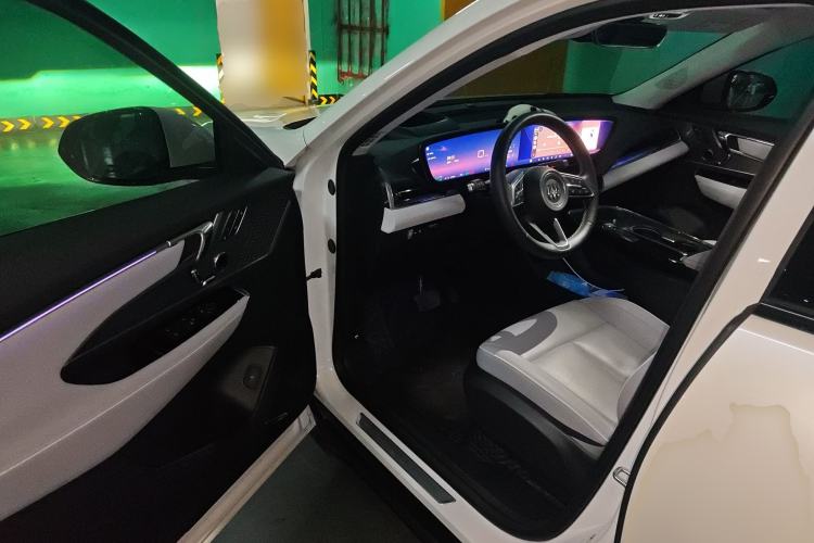 Used Buick E5 2023 Premium Long-Range Version
