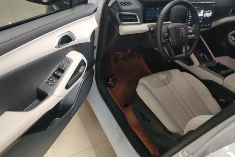 Used BYD Yuan UP 2025 Intelligent Driving Version 401 km Leading Edition
