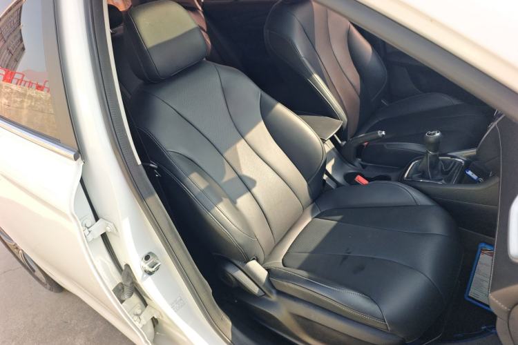 Used Roewe i5 2019 1.5L Manual 4G Connectable Langhao Edition
