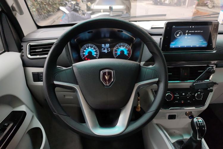 Used Jinbei New Hiace S 2023 1.5L Wealth Edition Passenger Van 5/6/7-Seater Central Air Conditioning Version SWC15M Steering Wheel