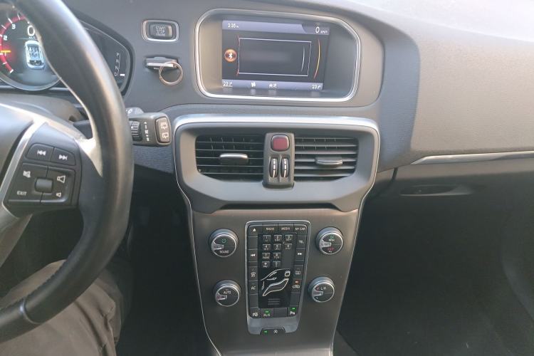 Used Volvo V40 2013 2.0T Zhiya Edition