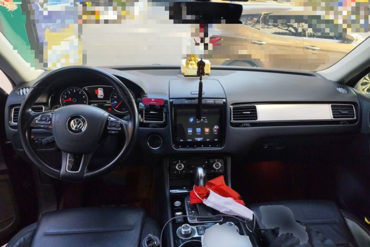 Used Volkswagen Touareg 2017 3.0 TSI Touareg Model Center Console