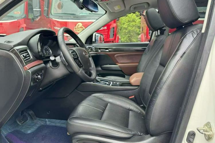 Used GAC Trumpchi GS8 2017 320T Two-Wheel Drive Luxury Smart Connectivity Version (7 Seats)