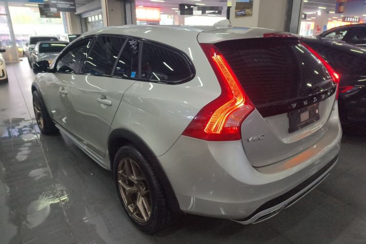 Used Volvo V60 2017 Cross Country T5 AWD China V Standard
