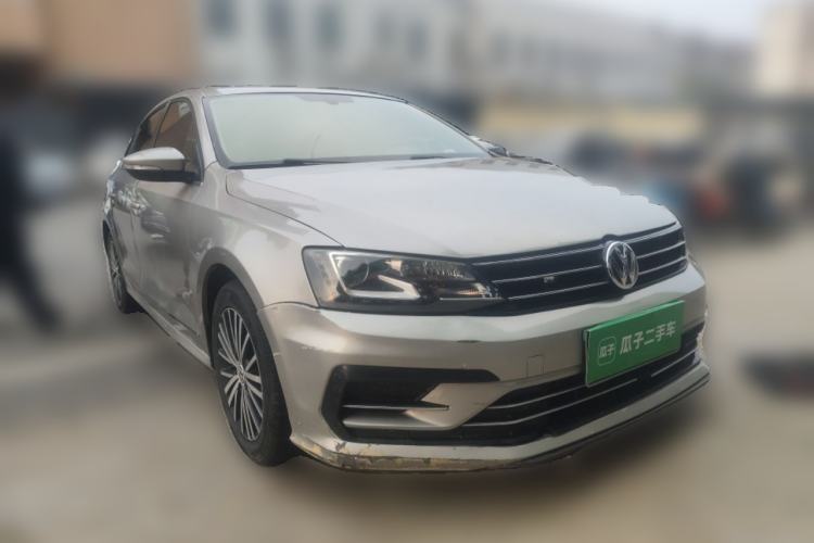 Used Volkswagen Sagitar 2017 230TSI Automatic Luxury Edition Front Right 45 Deg