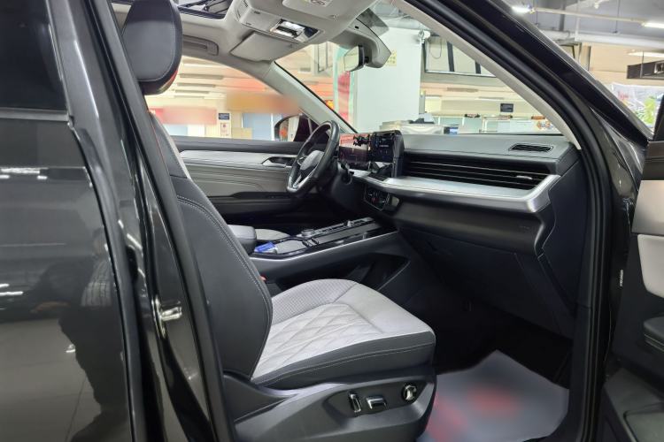 Used Volkswagen Tavendor 2023 380TSI Four-Wheel Drive R-Line Cruise Edition