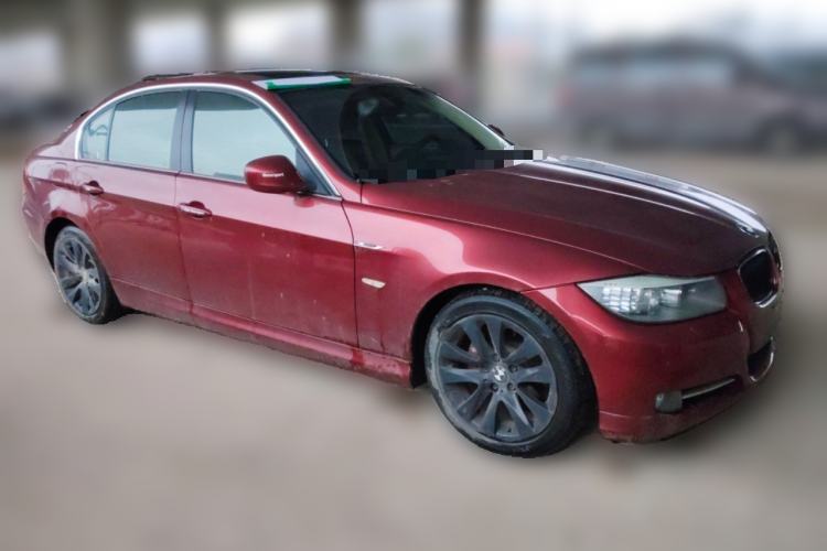 Used BMW 3 Series 2010 320i Luxury Model Front Right 45 Deg