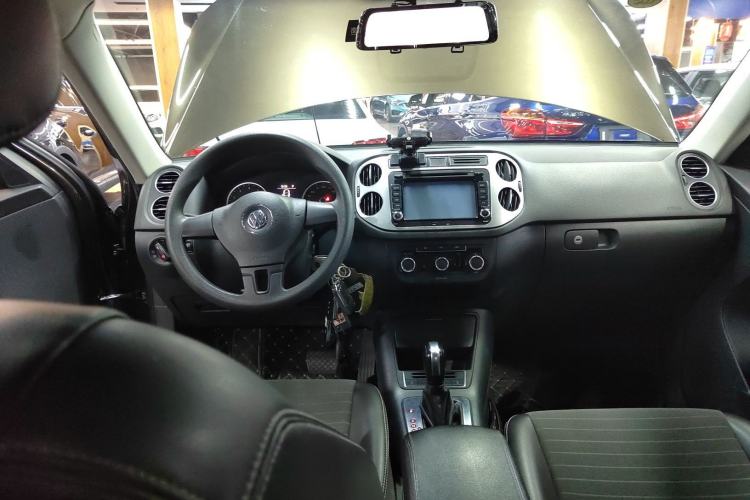 Used Volkswagen Tiguan L 2016 300TSI Automatic Two-Wheel Drive Trend Edition